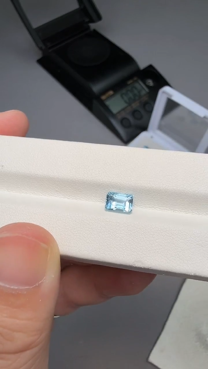 【闪购商品】海蓝宝石裸石未镶嵌圣玛1.1ct-A077-1p