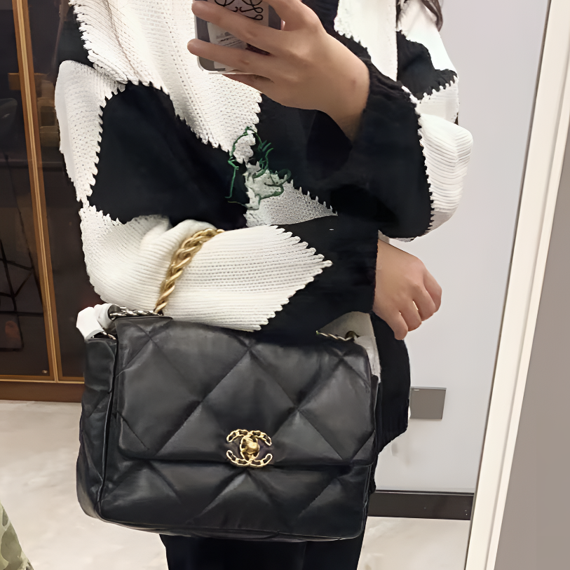 99新 Chanel/香奈儿 【杨贵妃专属】中号经典黑色金扣19bag口盖包s