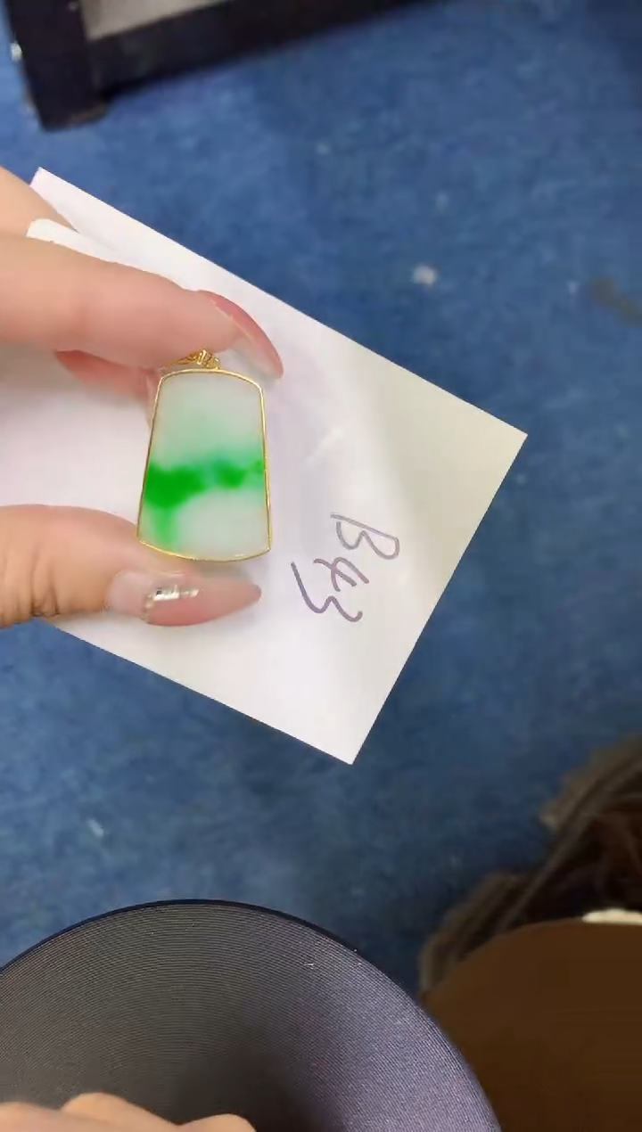 【闪购商品】翡翠颈饰18K金镶嵌0000000000000