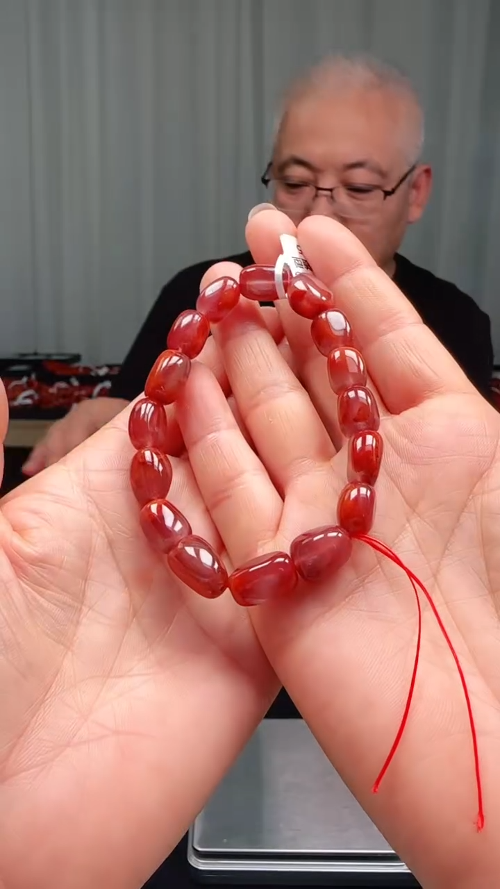 南红玛瑙多样性发一件未镶嵌10mm原矿九口随型手串