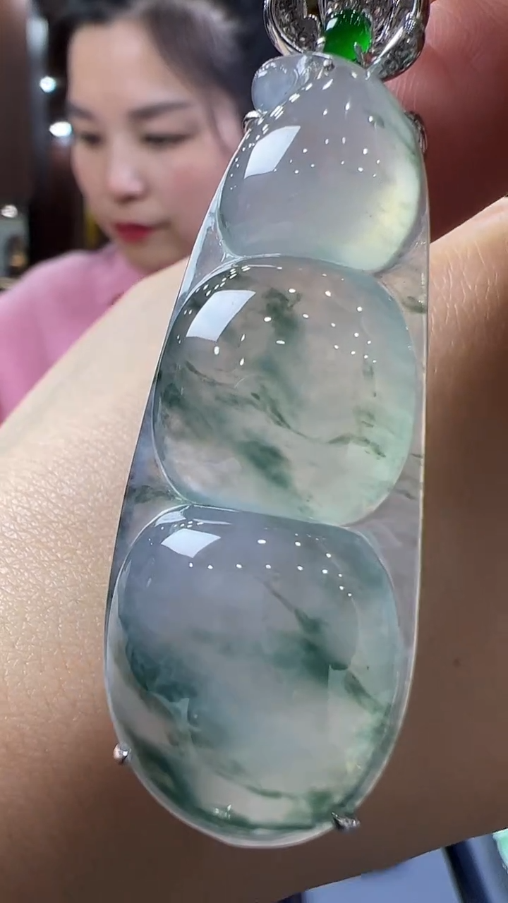 【闪购商品】翡翠挂件18K金镶嵌豆子