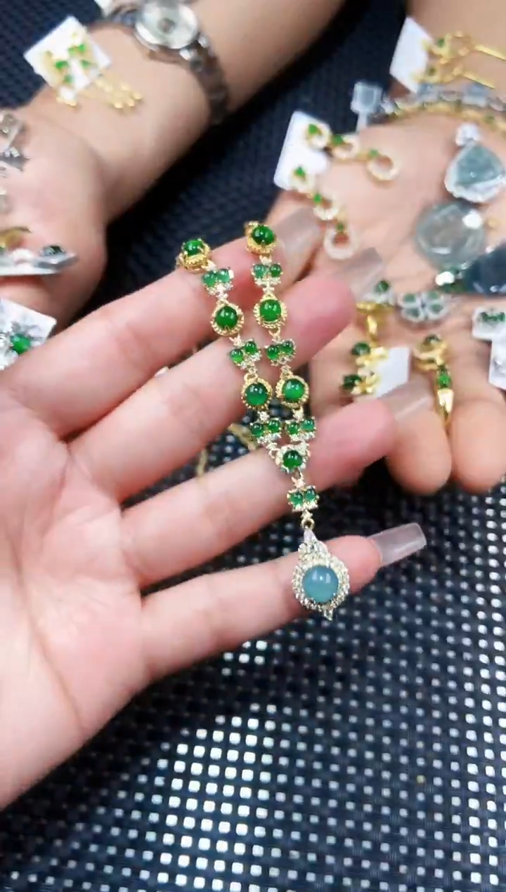 【闪购商品】翡翠项链未镶嵌111111111