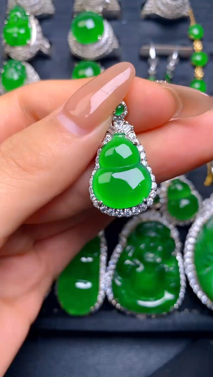 【闪购商品】翡翠吊坠(赠链)银S925镶嵌葫芦吊坠