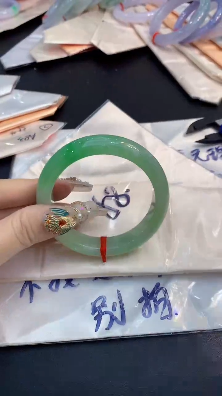 【闪购商品】翡翠手镯未镶嵌0884261307