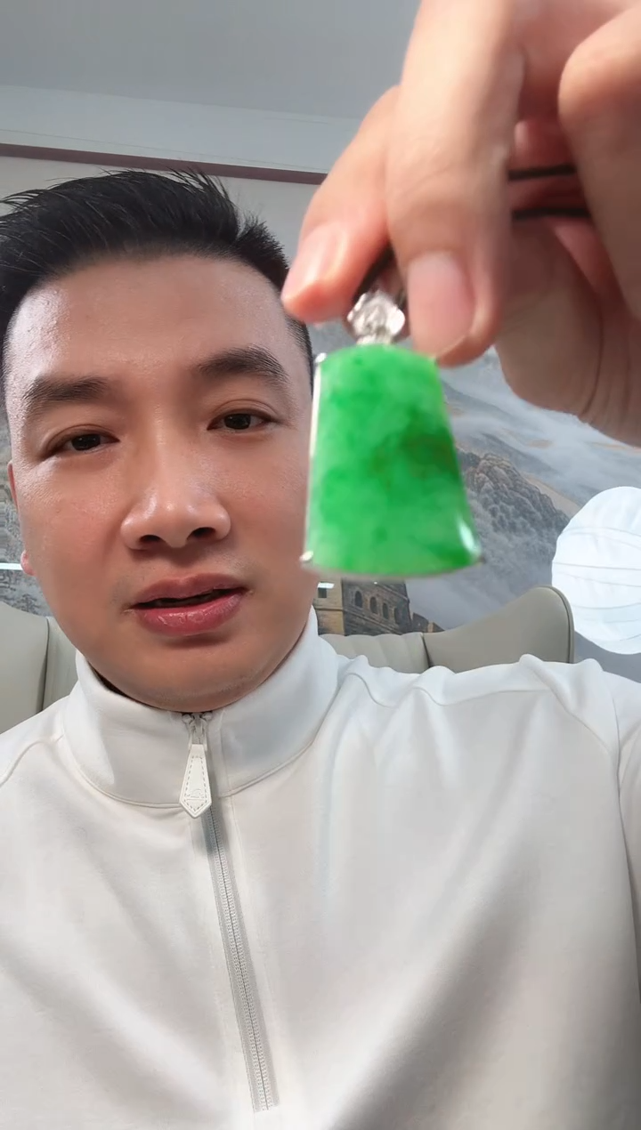 颈饰18K金镶嵌翡翠A***e【7】