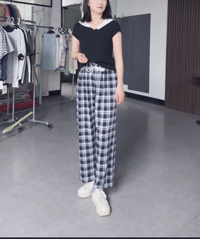 0531-02  女款春夏百搭显瘦休闲裤  YYY 格子