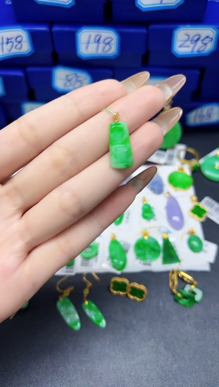 【闪购商品】翡翠颈饰18K金镶嵌Y缅料A货/支持复检/一件