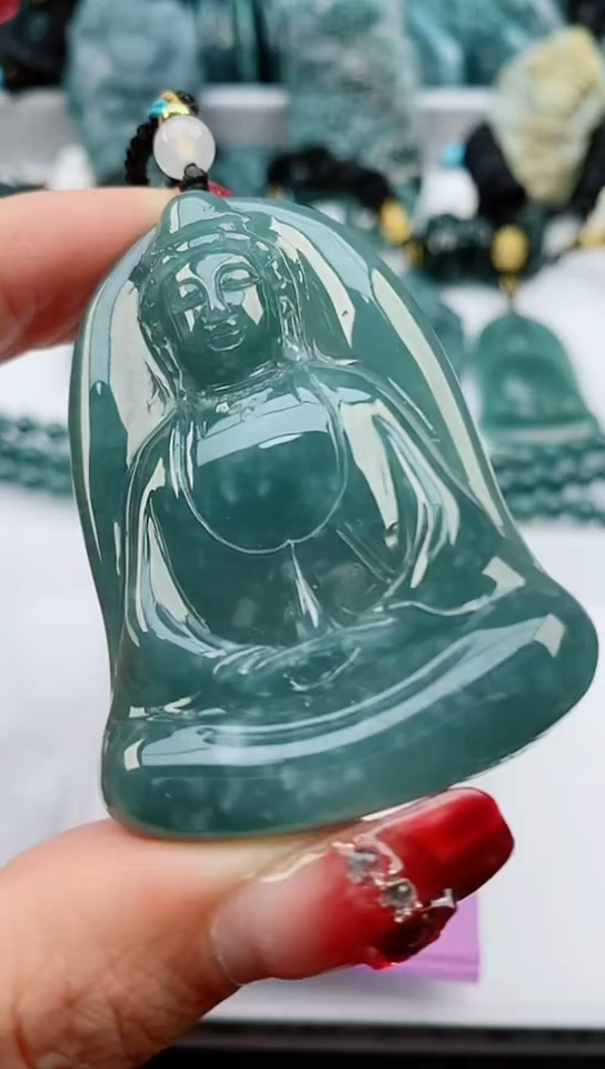 【闪购商品】翡翠颈饰未镶嵌               