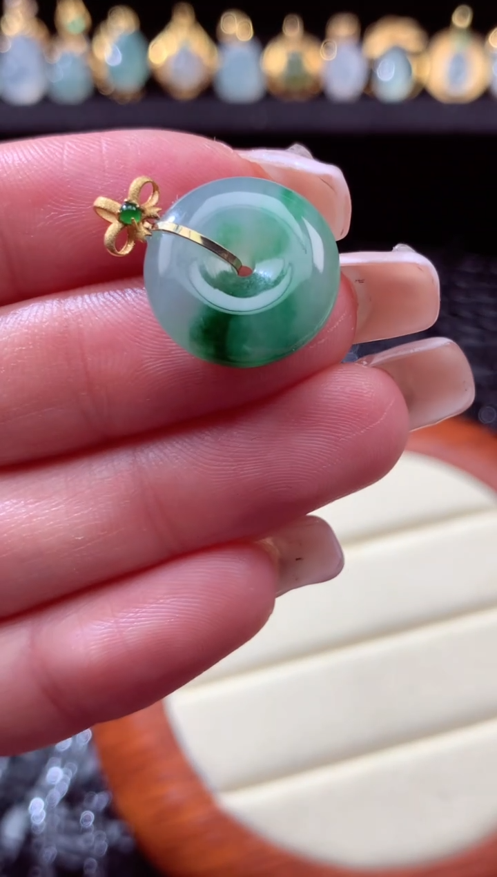 【闪购商品】翡翠颈饰18K金镶嵌扣