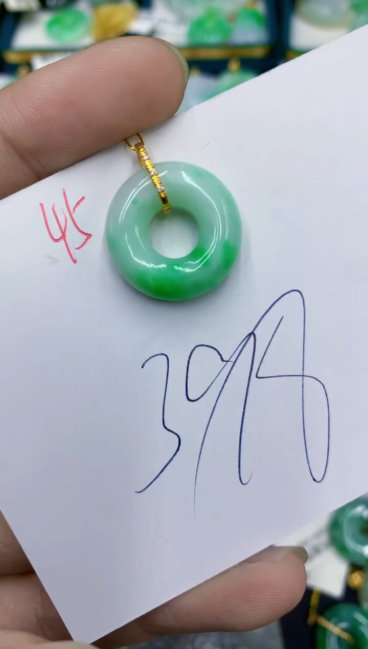 翡翠18K金镶嵌颈饰1111111111