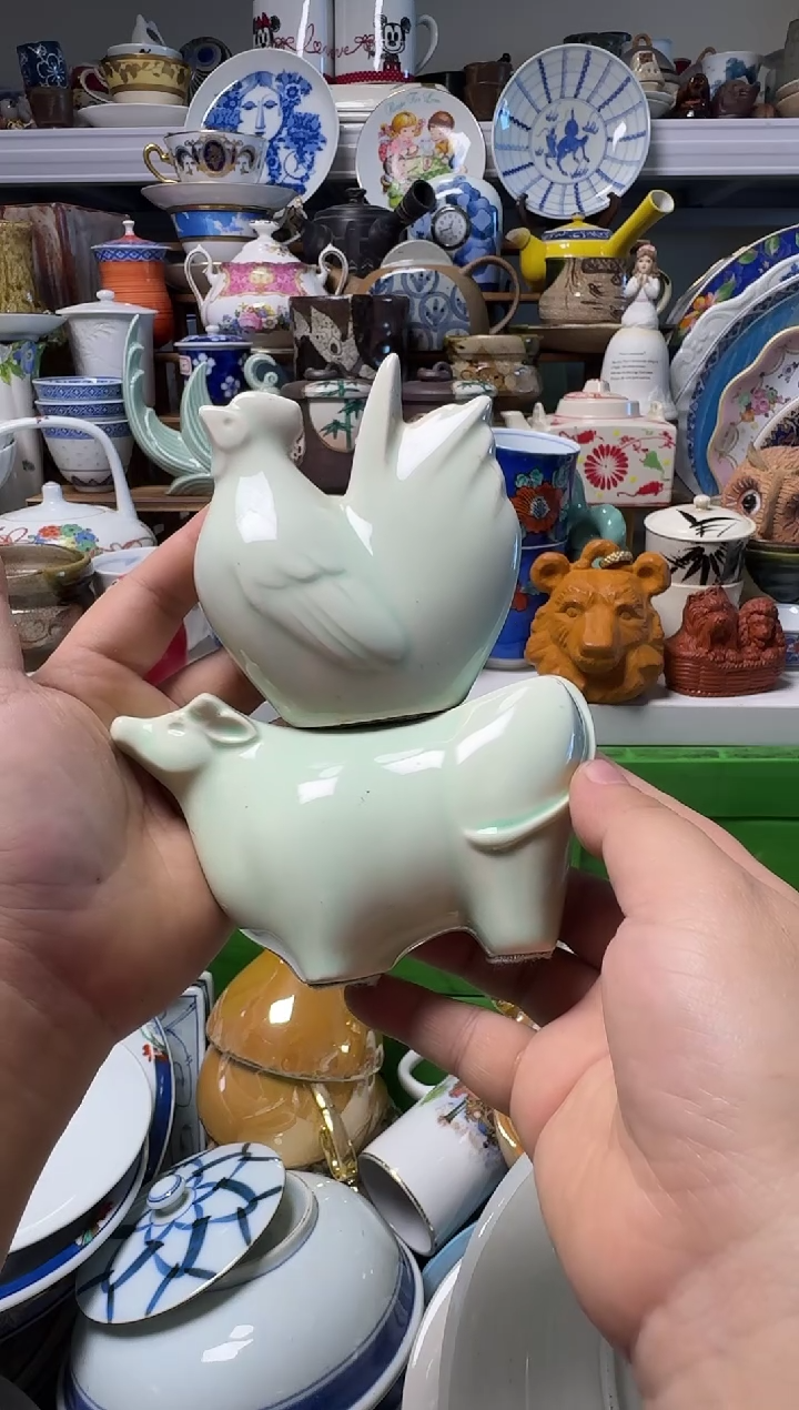 中古瓷器，默认微瑕-011，青瓷摆件，2个25，有底款