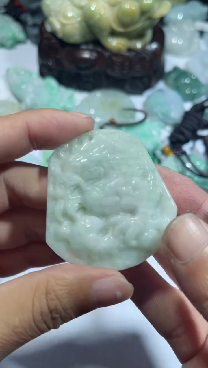 【闪购商品】翡翠颈饰未镶嵌00010404