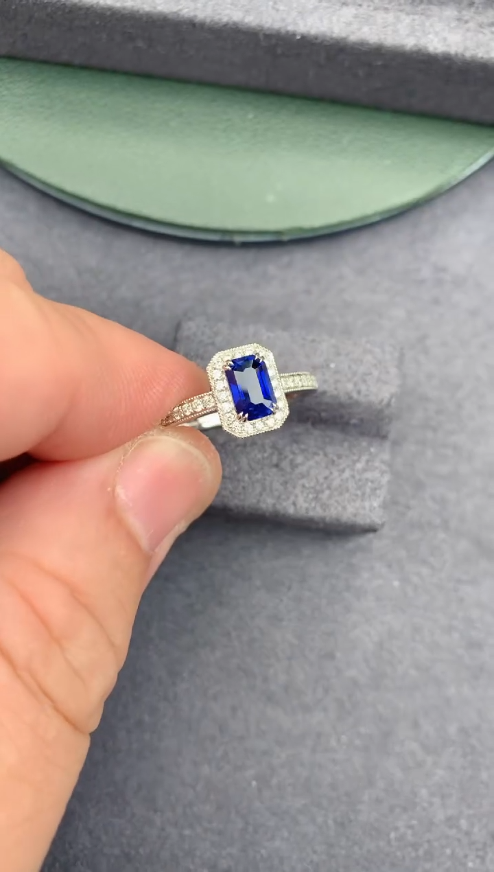 【闪购商品】蓝宝石戒指18K金镶嵌1ct皇家蓝戒指