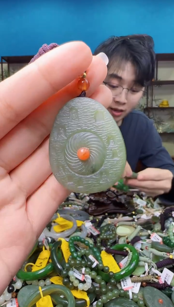 颈饰未镶嵌和田玉1