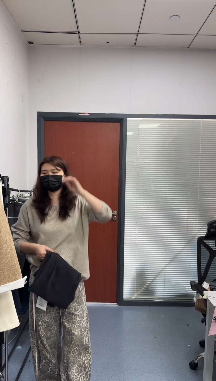 恐龙阿姨闪购商品：夏款天丝牛仔裤S