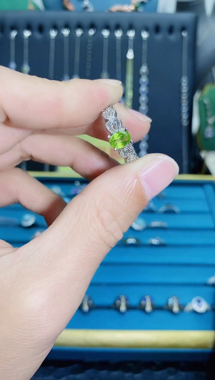 【闪购商品】橄榄石戒指银S925镶嵌11211