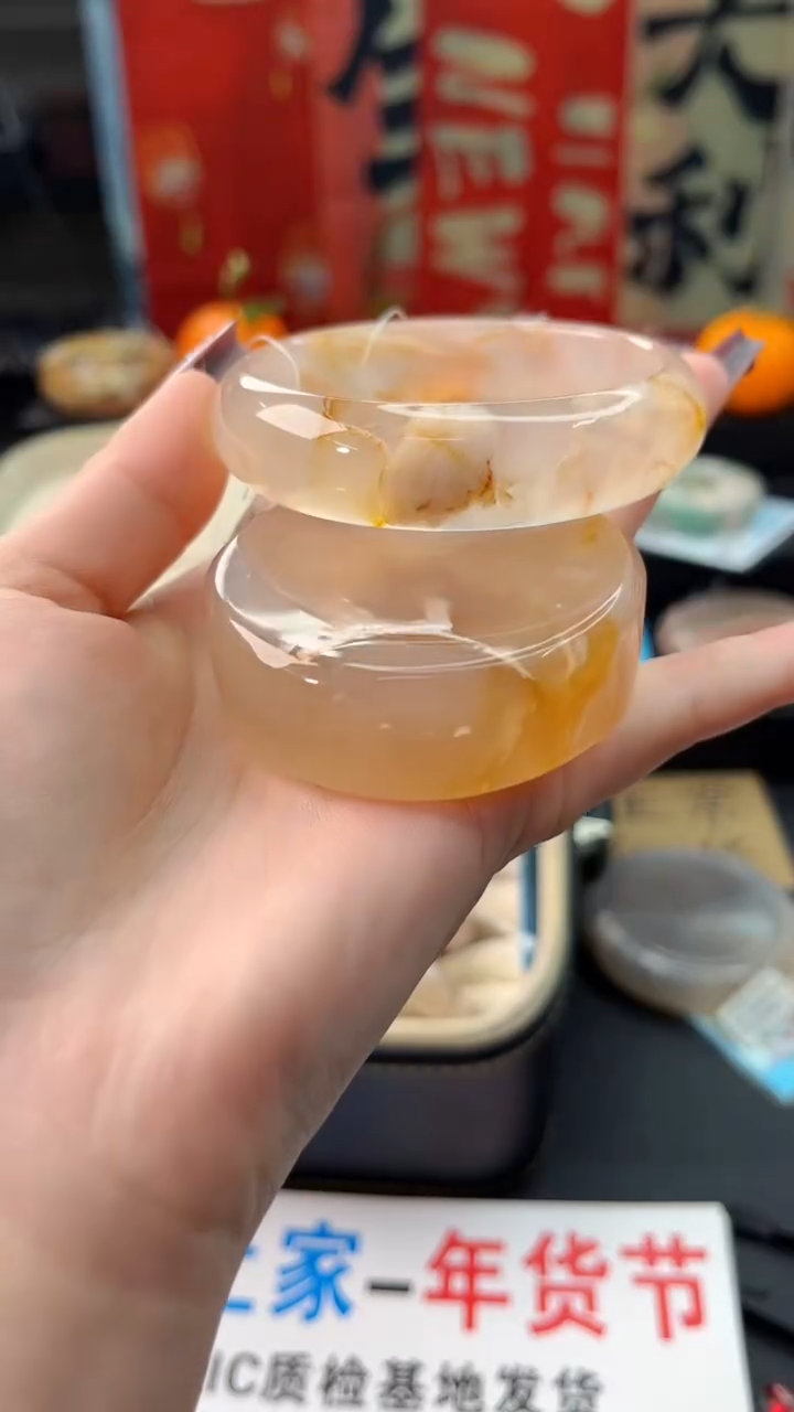 【闪购商品】石英质玉手镯未镶嵌赠送镯心（55圈口）