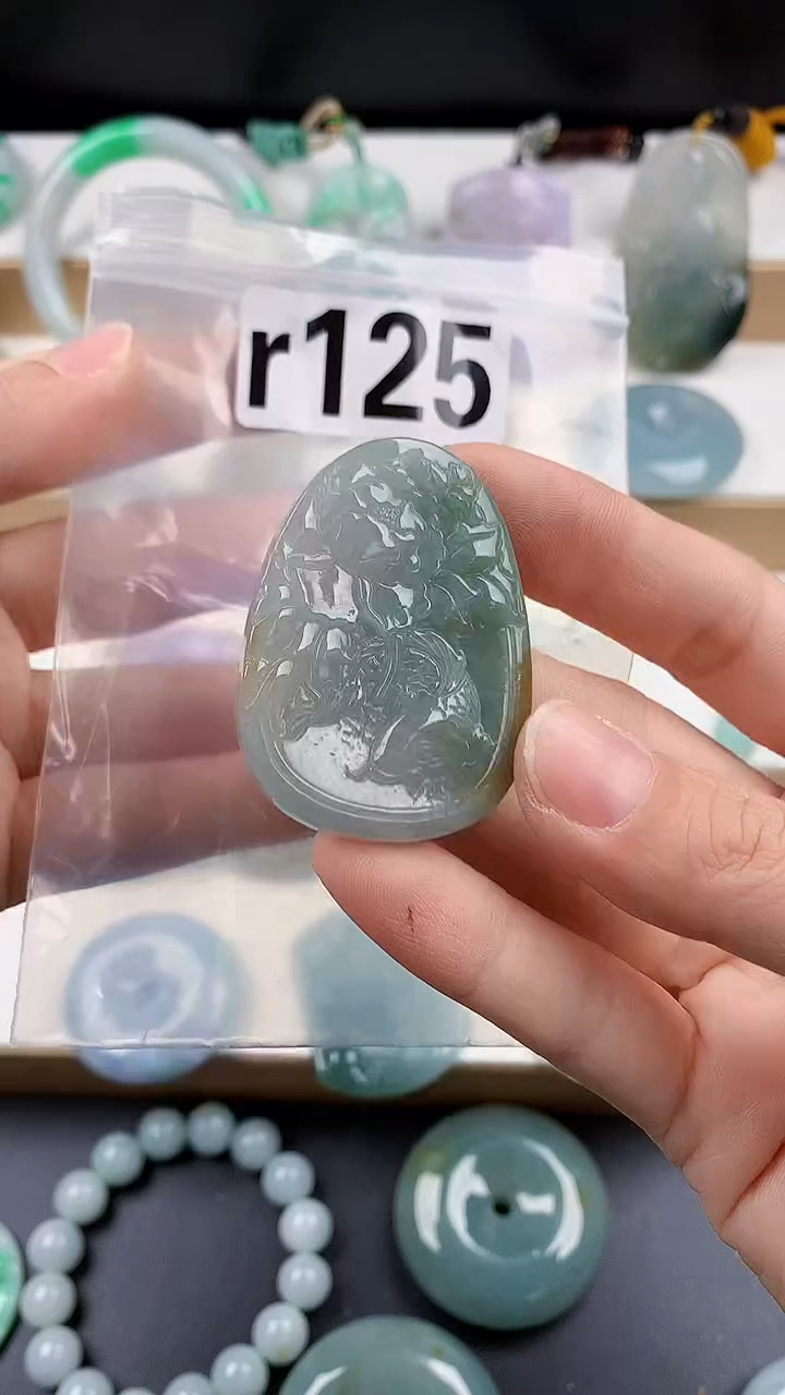 颈饰未镶嵌翡翠天然翡翠吊坠挂件