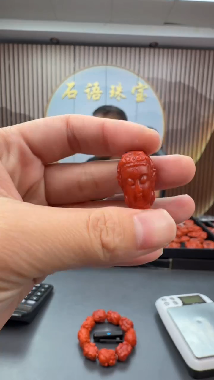 未镶嵌雕刻南红玛瑙021ZB1028产品一个