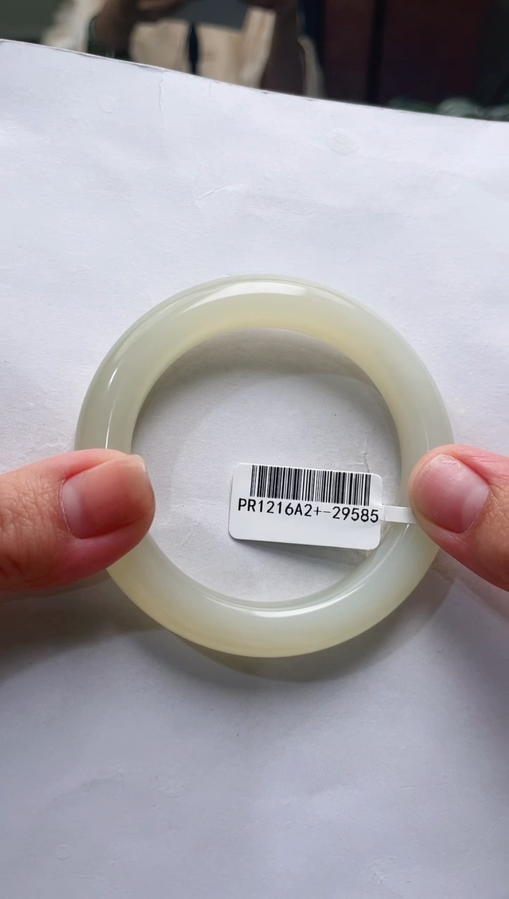 【闪购商品】和田玉手镯未镶嵌55+