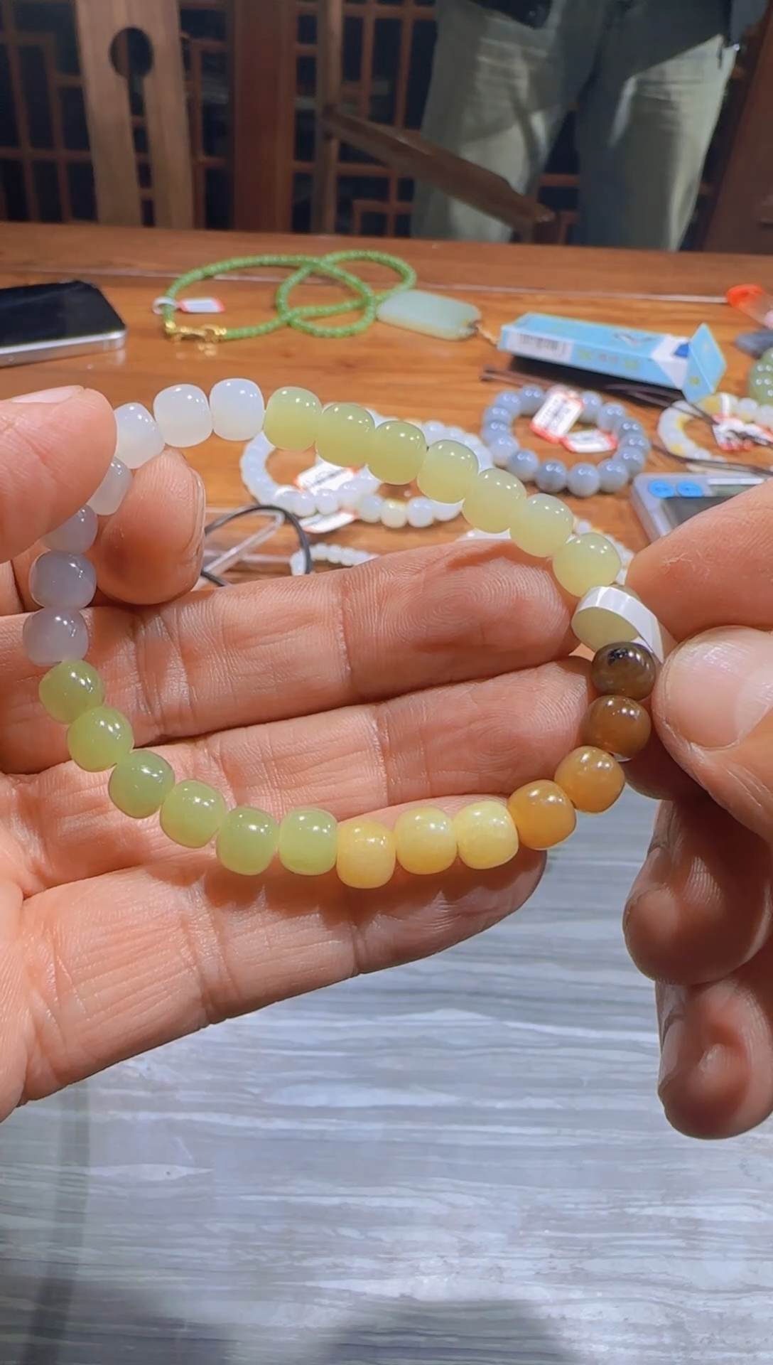 未镶嵌手串和田玉和田玉手串多样性发其一