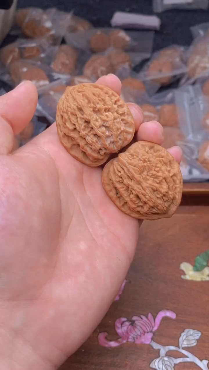 【闪购商品】文玩核桃把件G136号38尺虎头