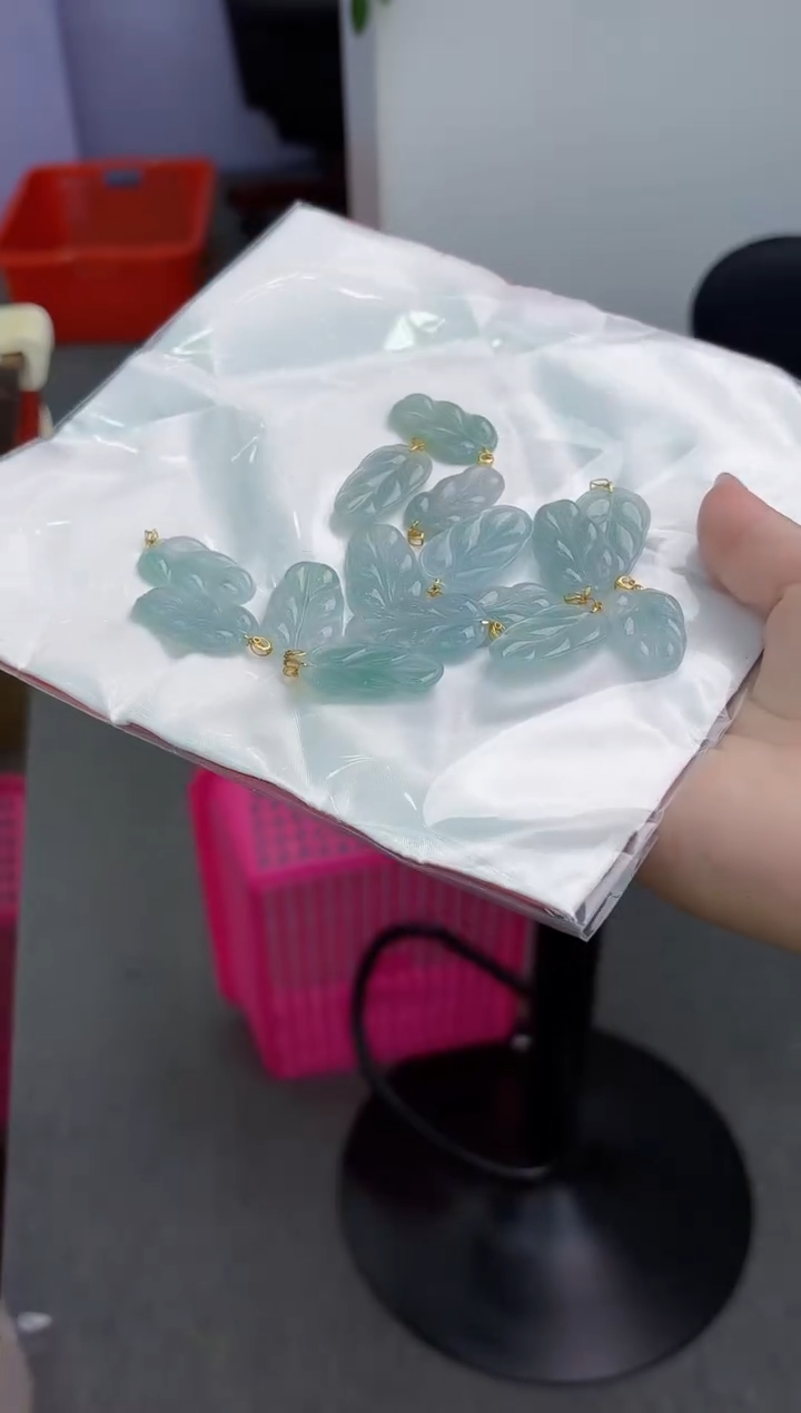 【闪购商品】翡翠颈饰18K金镶嵌多样性发其一