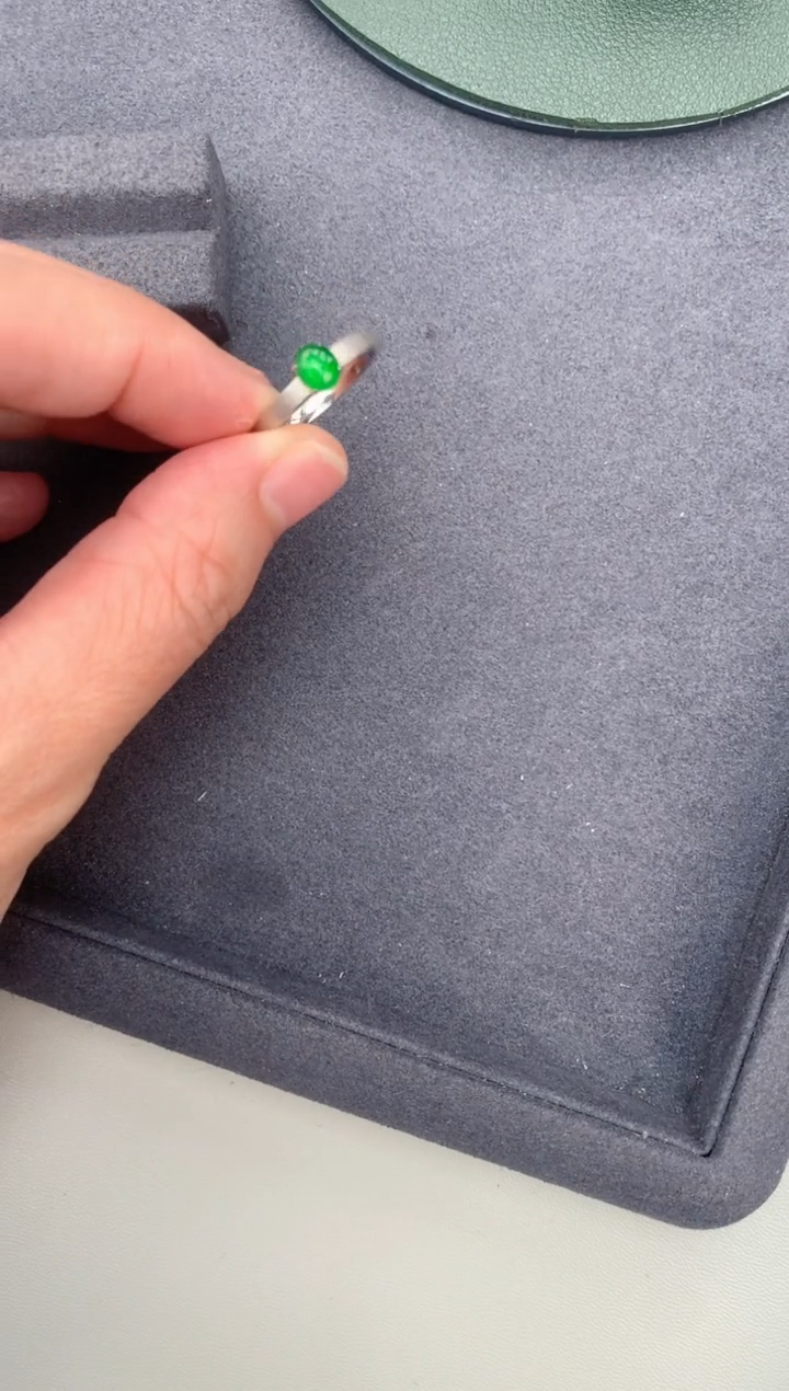 【闪购商品】翡翠戒指18K金镶嵌翡翠戒指