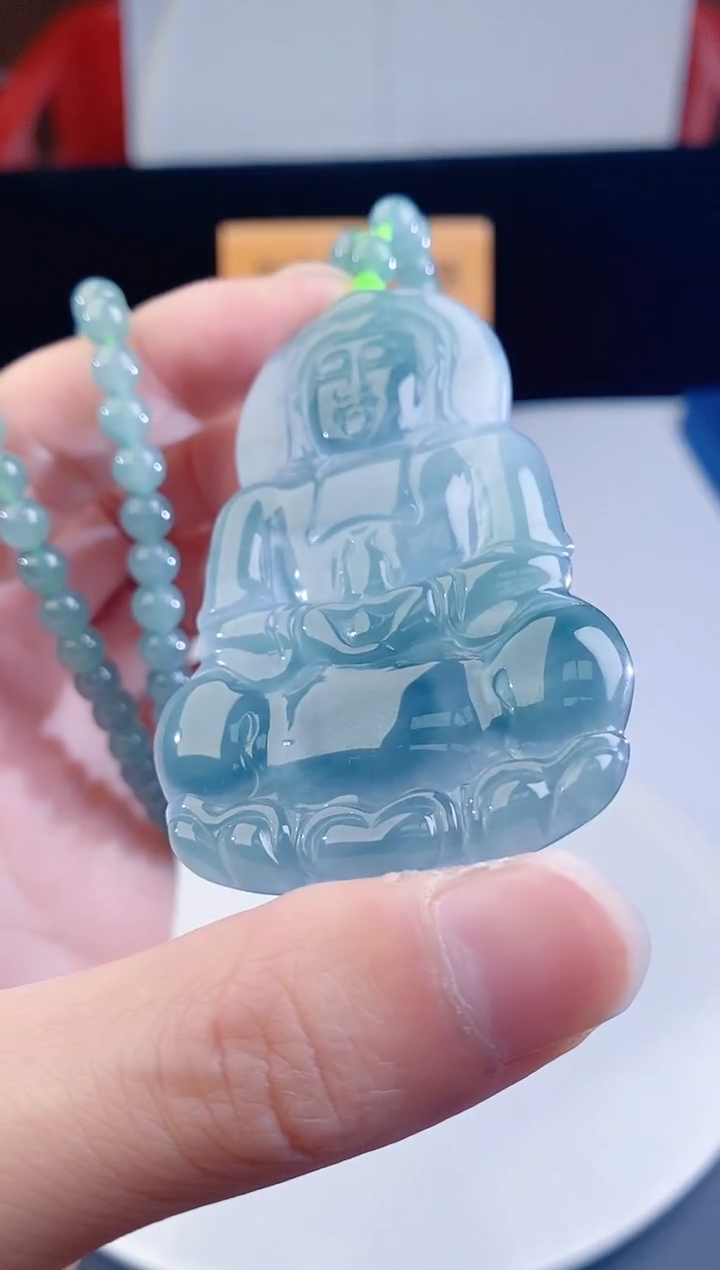 颈饰未镶嵌翡翠    