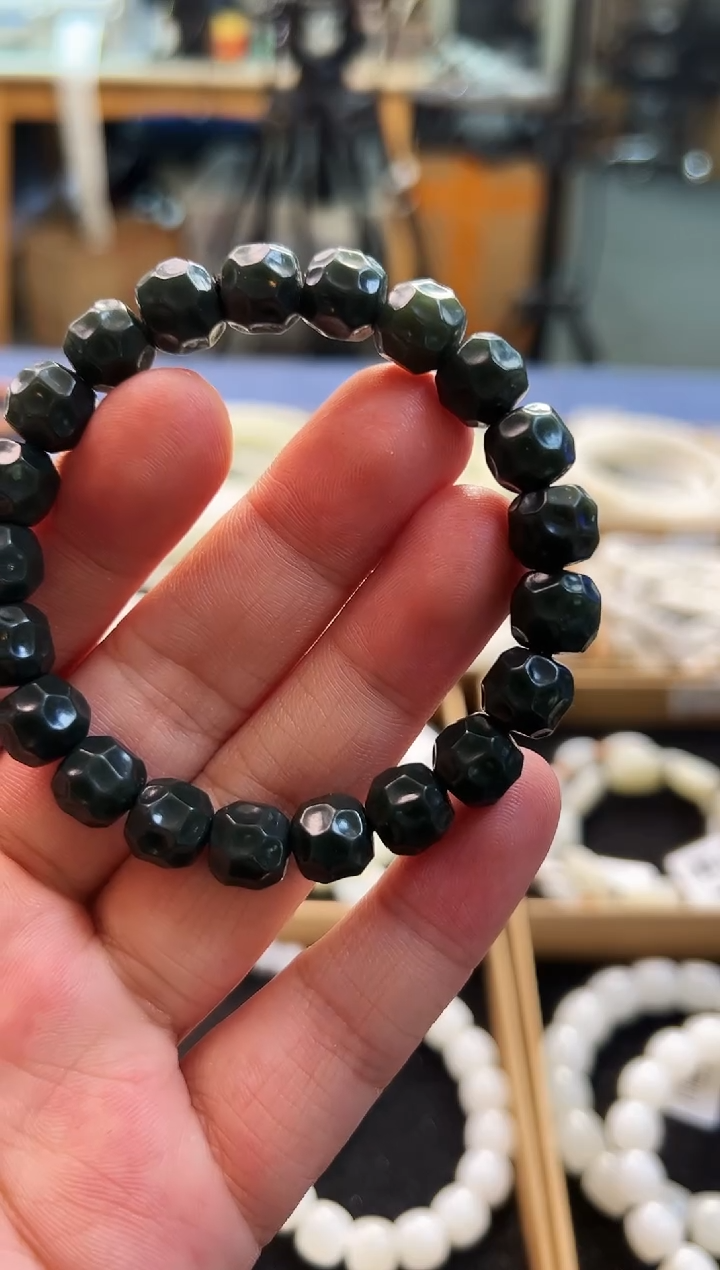 未镶嵌手串和田玉10+