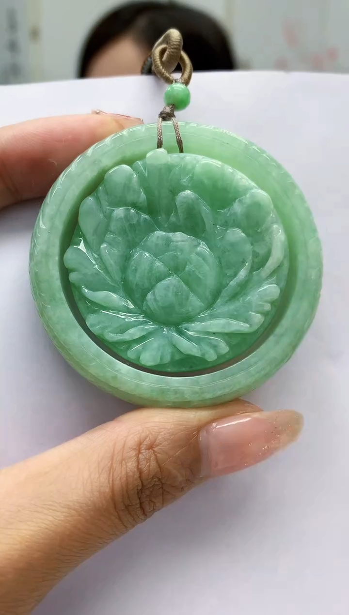 【闪购商品】定制翡翠未镶嵌4852MM-毛货挂件73