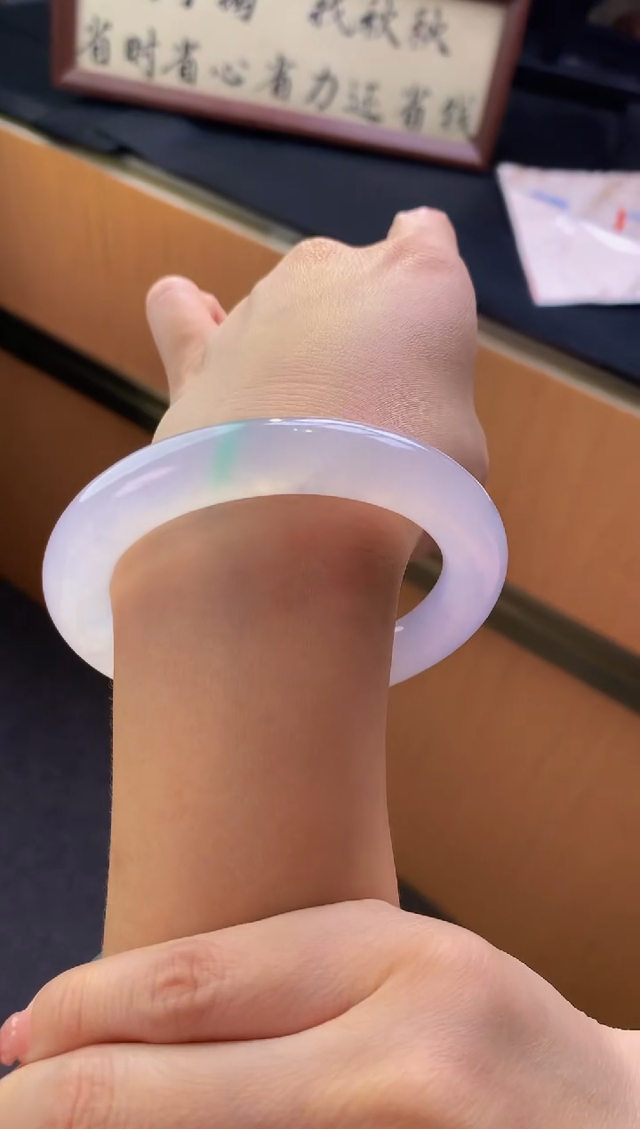 未镶嵌手镯翡翠- C261圈口 56.4全款11万 定金2万