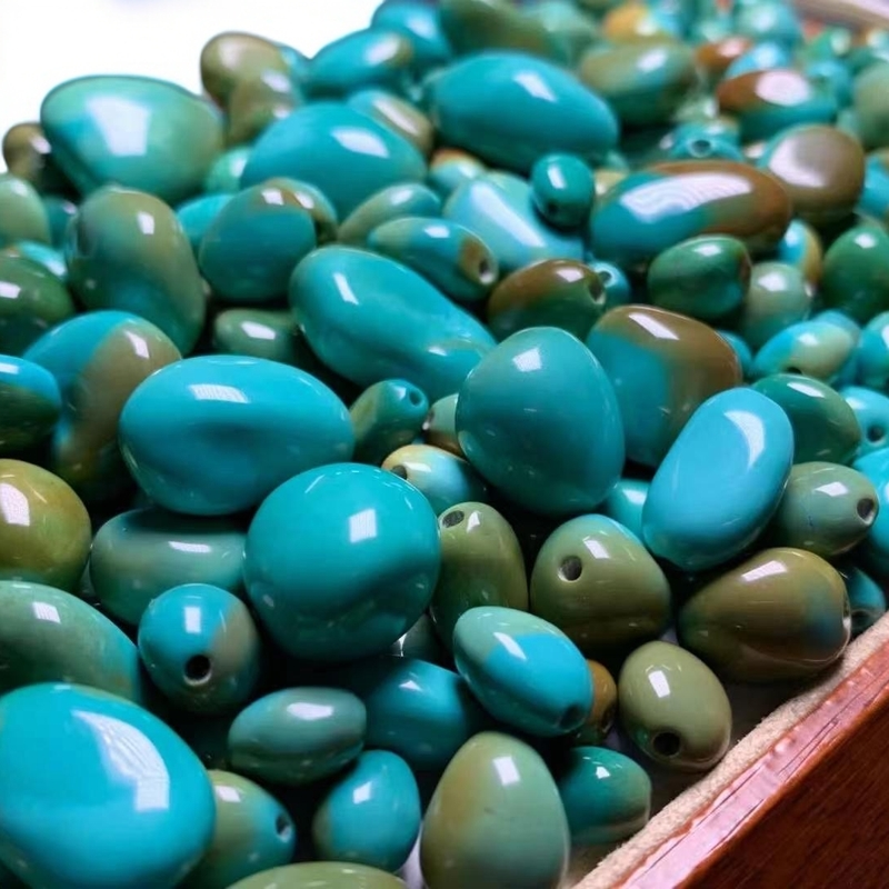 湖北十堰矿区直销饰品配饰绿石配饰通拍多样性发货