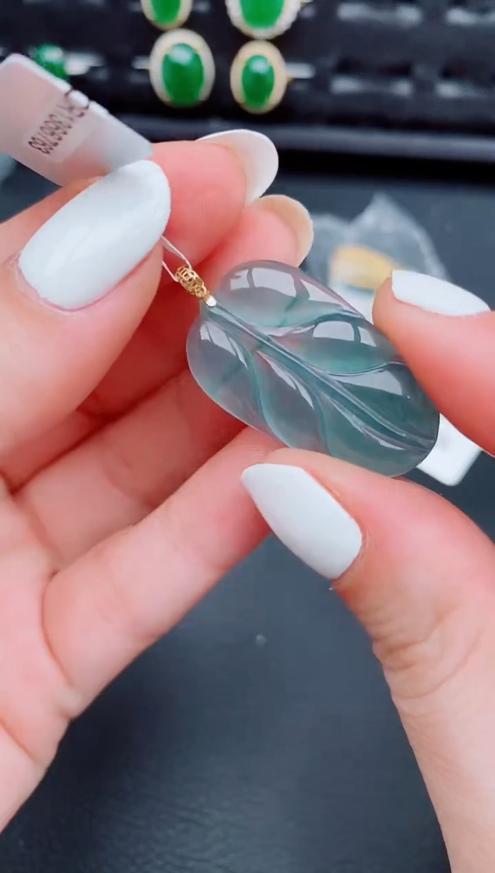 【闪购商品】翡翠颈饰18K金镶嵌天然a货翡翠555