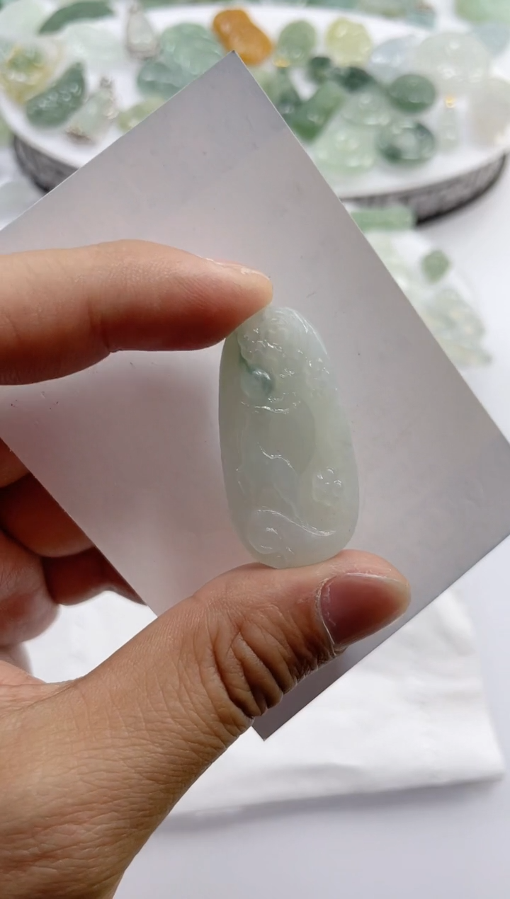 【闪购商品】翡翠未镶嵌颈饰小鹿牌