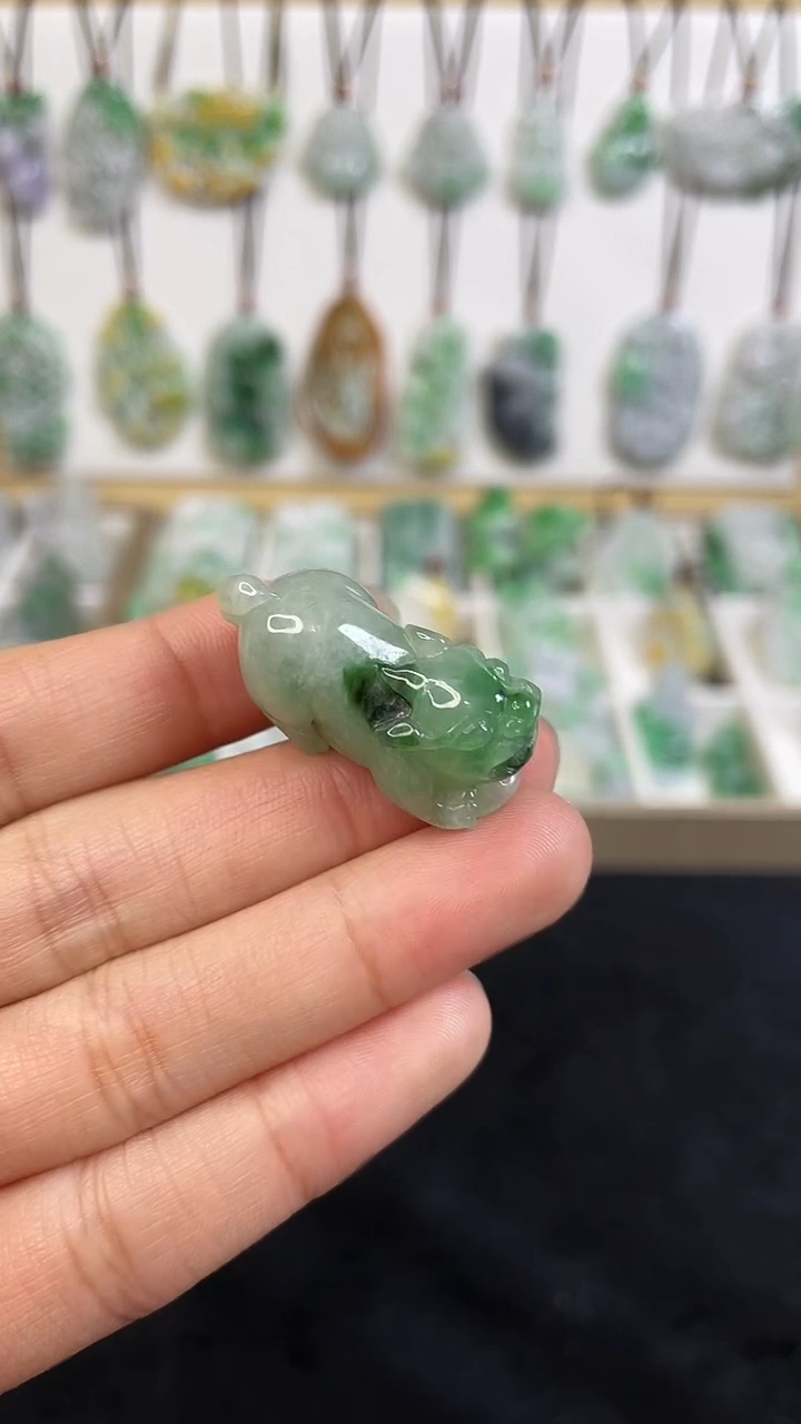 颈饰未镶嵌翡翠1