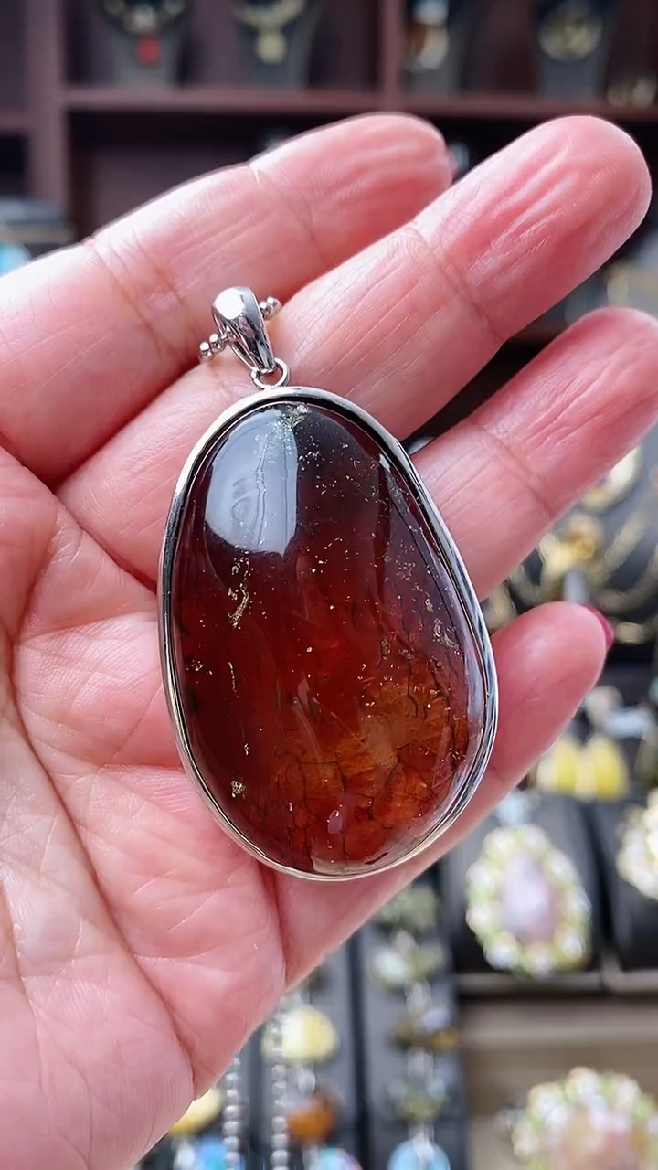 【闪购商品】琥珀颈饰银S925镶嵌吊坠