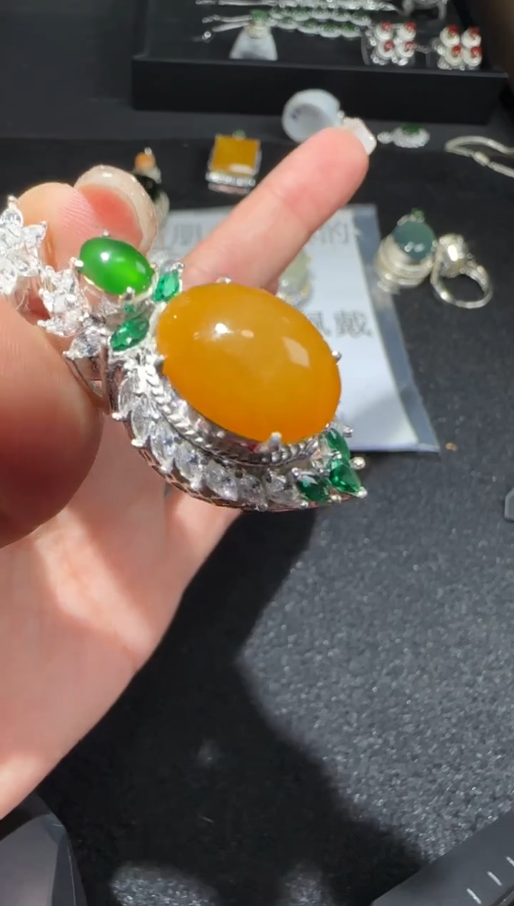 【闪购商品】翡翠吊坠(不含链)未镶嵌多样性发货拍一发一