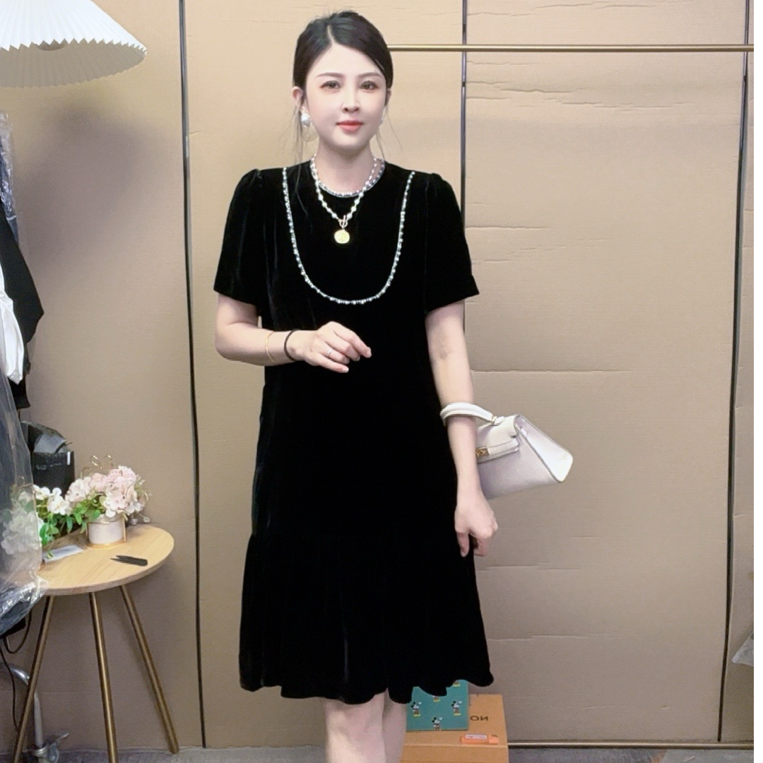深圳南油慕慕  圆领u型钉珠A版下摆显瘦气质桑蚕丝真丝丝绒连衣裙