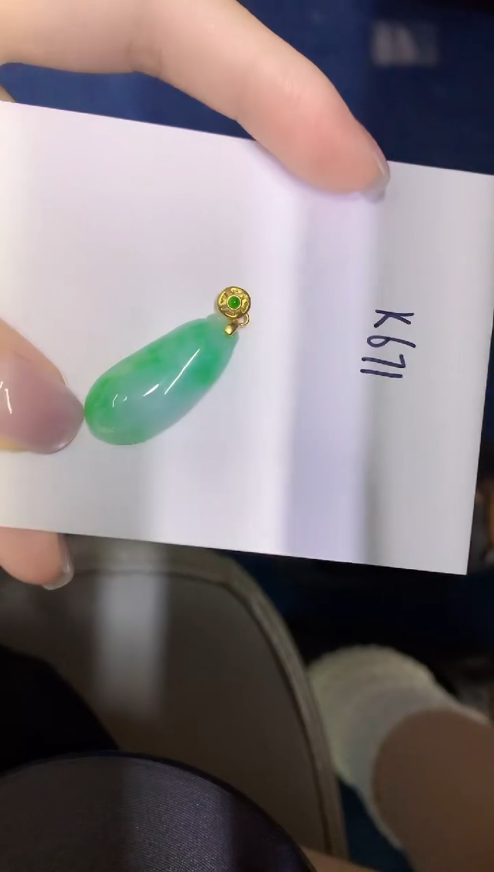 颈饰未镶嵌翡翠缅甸天然翡翠A货