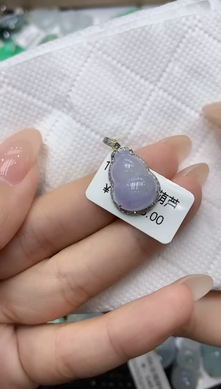 颈饰18K金镶嵌翡翠111111111111