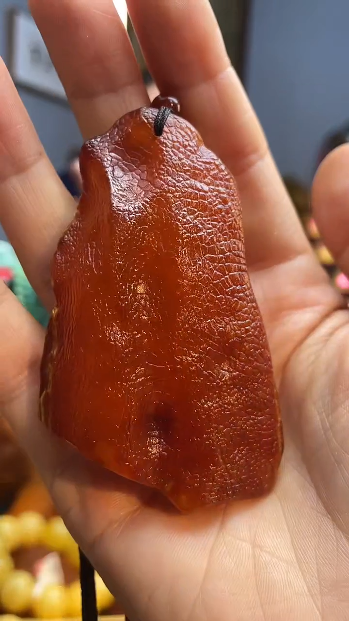 未镶嵌颈饰琥珀吊坠