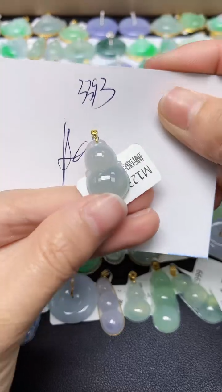 翡翠18K金镶嵌颈饰 天然翡翠A货