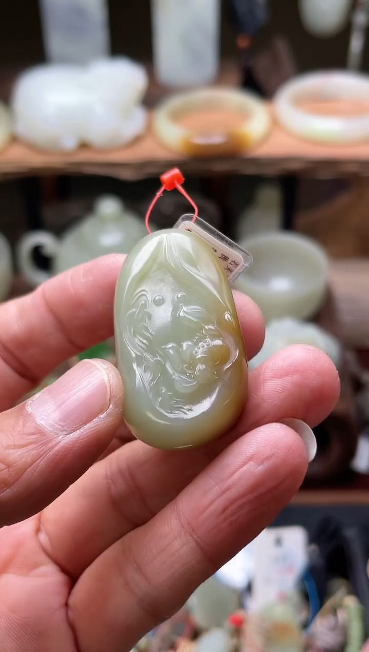 【闪购商品】和田玉吊坠未镶嵌若羌糖黄 如鱼得水821124