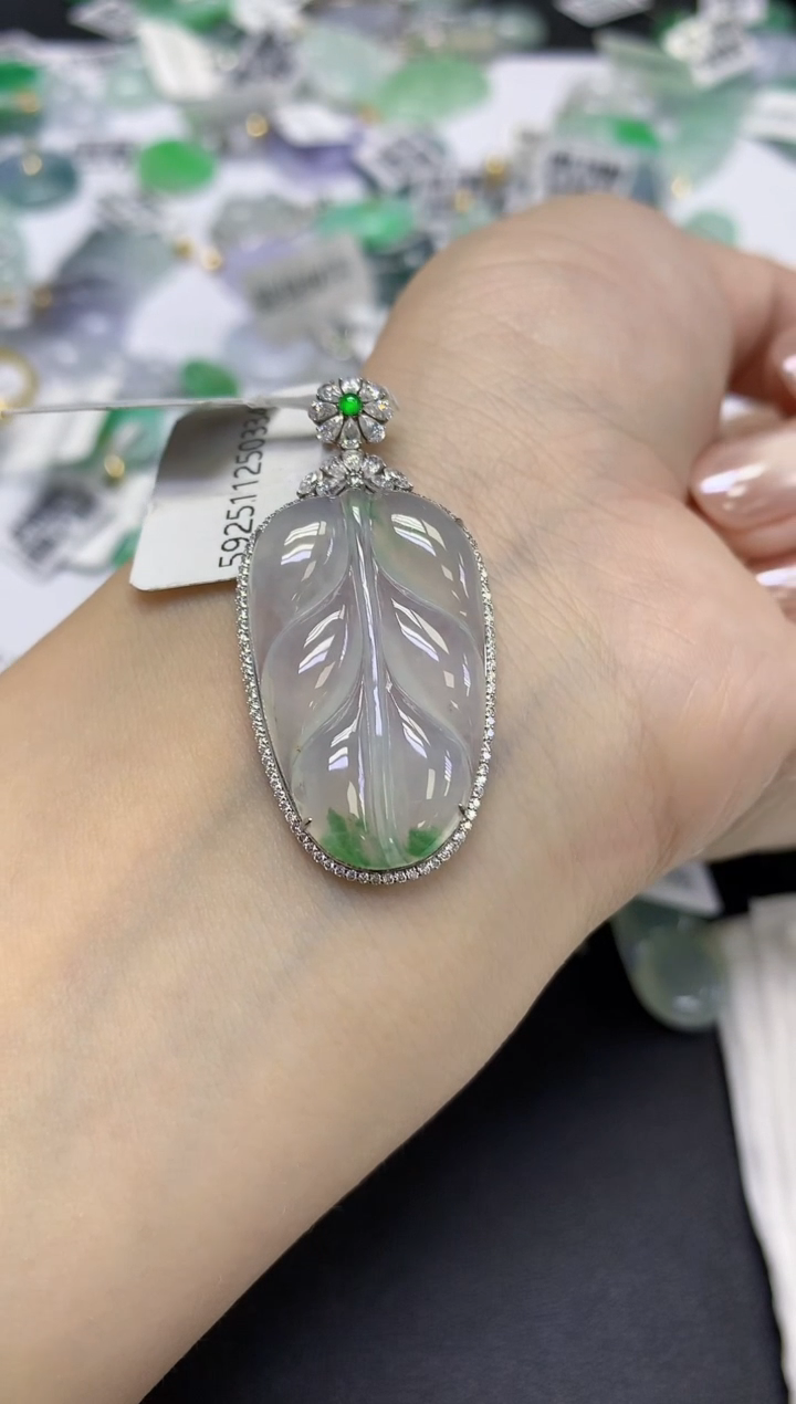 颈饰18K金镶嵌翡翠天然缅甸翡翠A货百元以上9元证书费自理