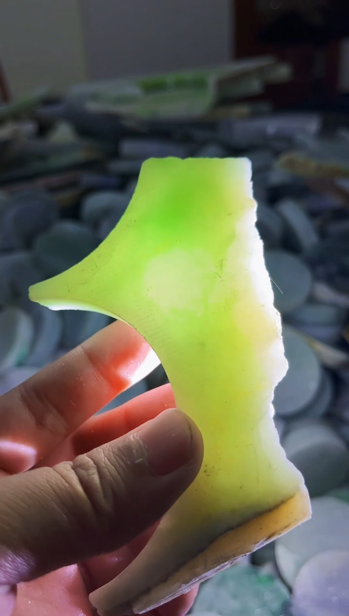 【闪购商品】翡翠挂件未镶嵌A货康壹395