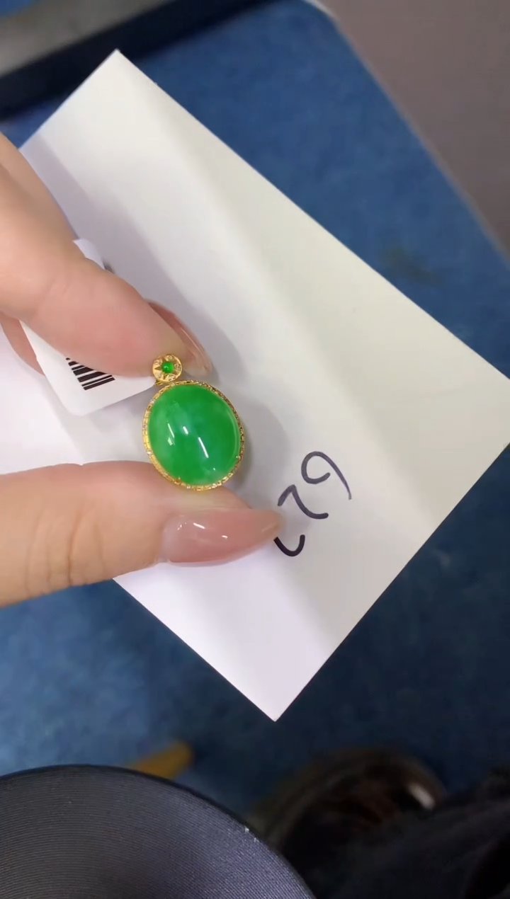 【闪购商品】翡翠颈饰18K金镶嵌0000000000