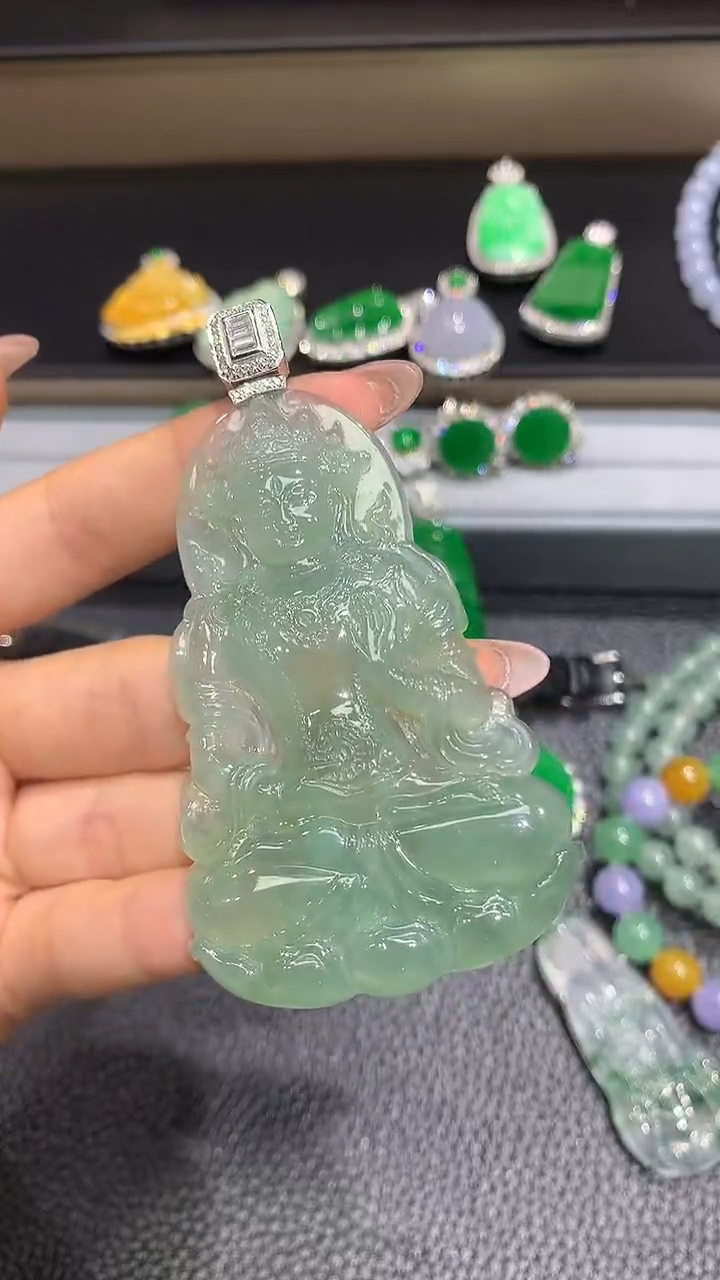 翡翠18K金镶嵌吊坠(不含链)30吊坠不含链