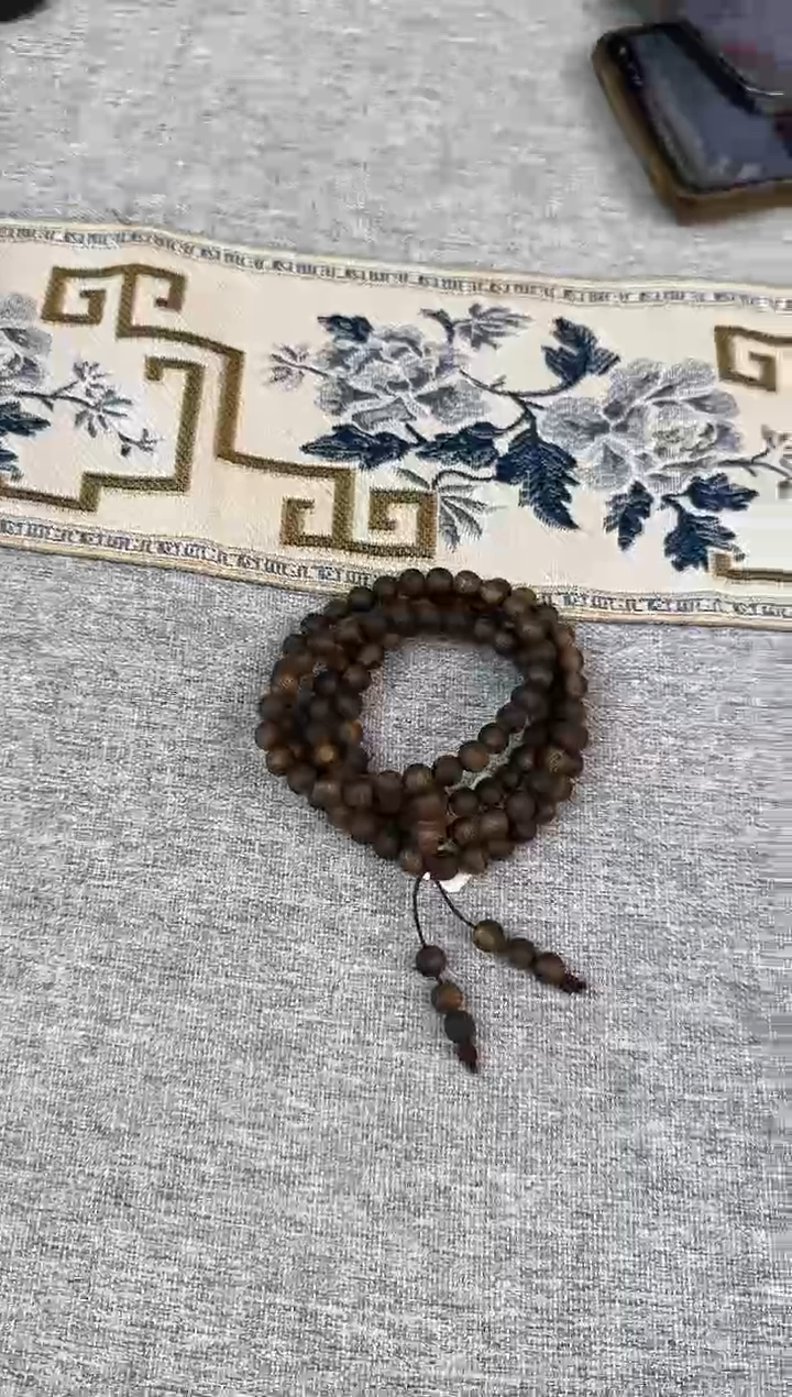 【闪购商品】沉香手串20克+张勺子多样性发货一条    