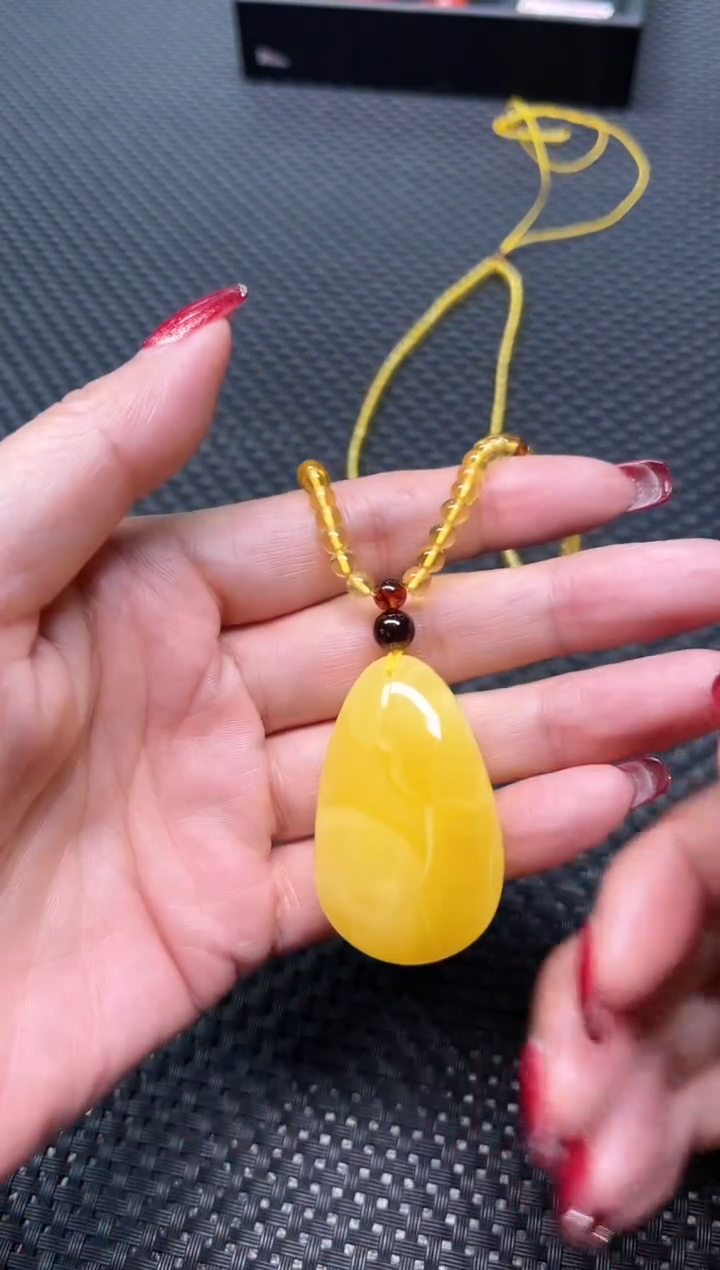 【闪购商品】蜜蜡裸石未镶嵌多样性发1件